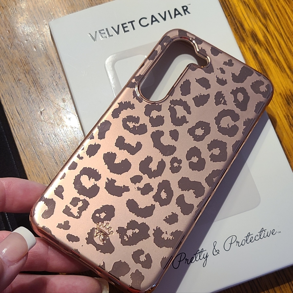 Samsung S23 Rose Gold Leopard Print Phone Case